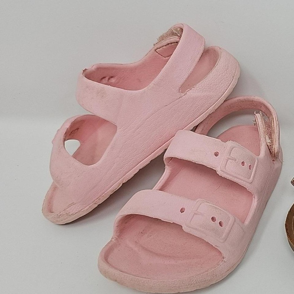 Pink‎ Toddler Sandals Size 6 Double Buckle Adjustable Back Strap Shoes